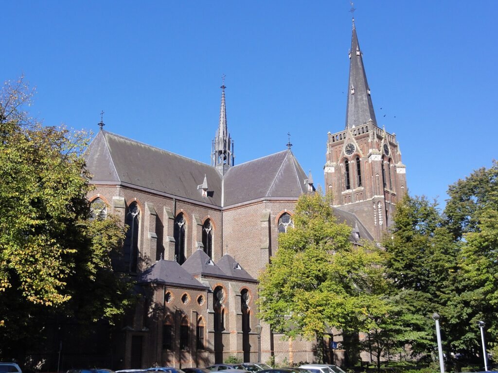 De Sint-Odulphuskerk in Best